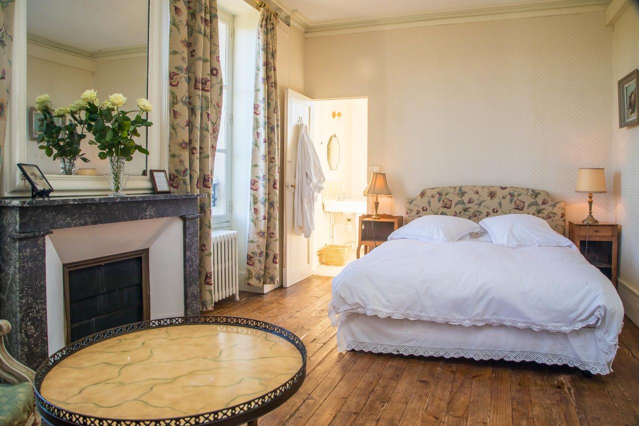 Chambres D'Hotes Chateau De La Puisaye Вернёй-сюр-Авр Экстерьер фото