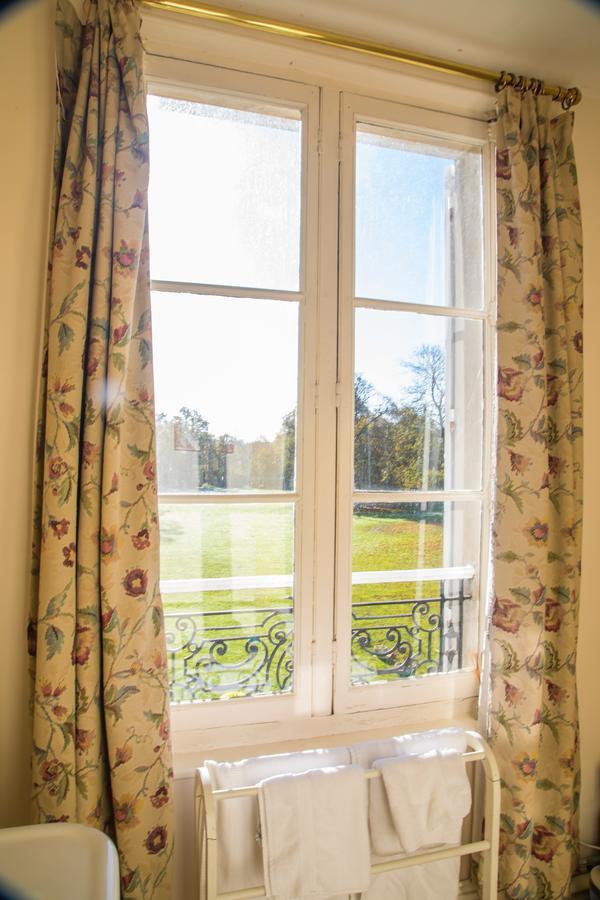 Chambres D'Hotes Chateau De La Puisaye Вернёй-сюр-Авр Экстерьер фото