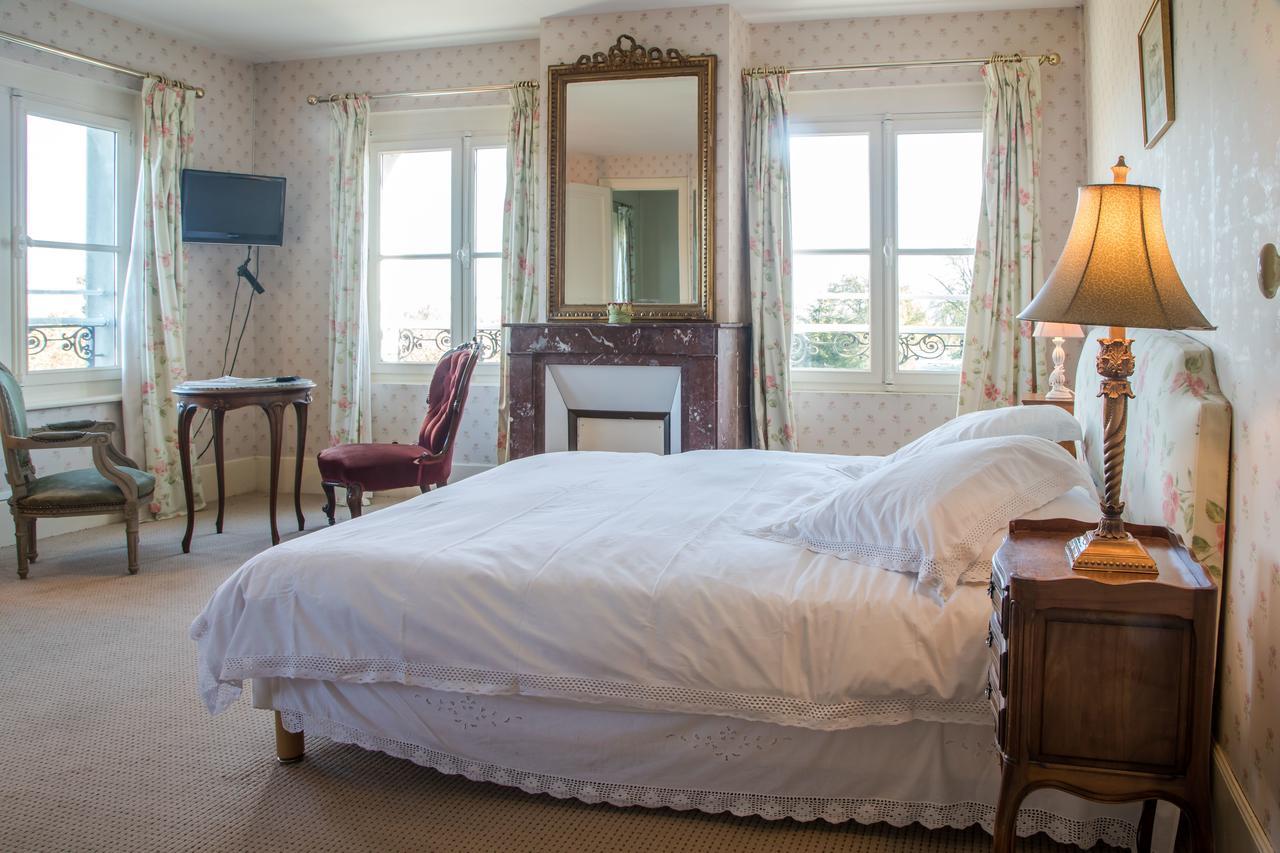 Chambres D'Hotes Chateau De La Puisaye Вернёй-сюр-Авр Экстерьер фото