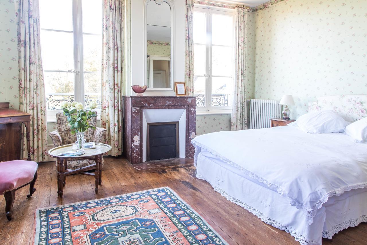 Chambres D'Hotes Chateau De La Puisaye Вернёй-сюр-Авр Экстерьер фото